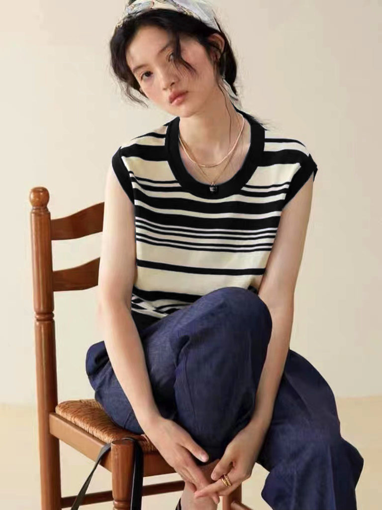 Sleeveless Stripe Knitted Top