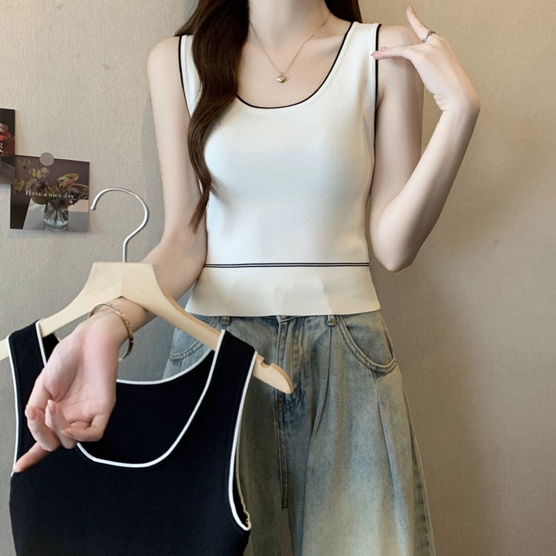 Round Neck Two Tone Trim Sleeveless Knitted Top