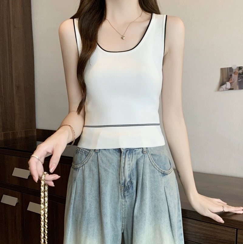 Round Neck Two Tone Trim Sleeveless Knitted Top