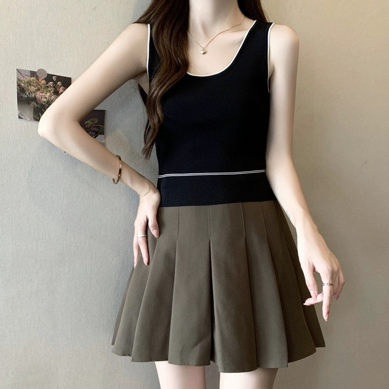 Round Neck Two Tone Trim Sleeveless Knitted Top