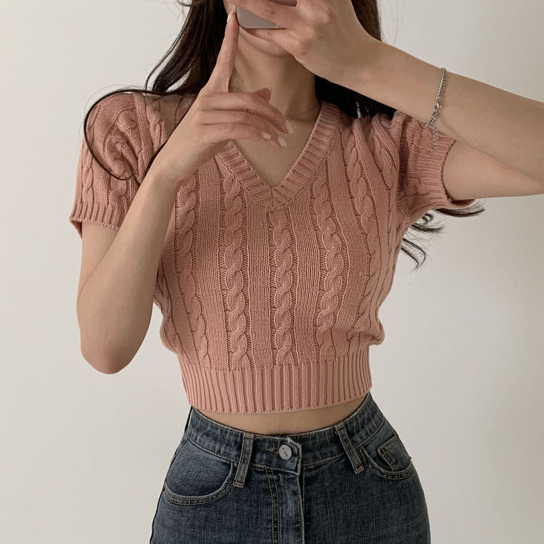 Twisted Pattern V-neck Knitted Top