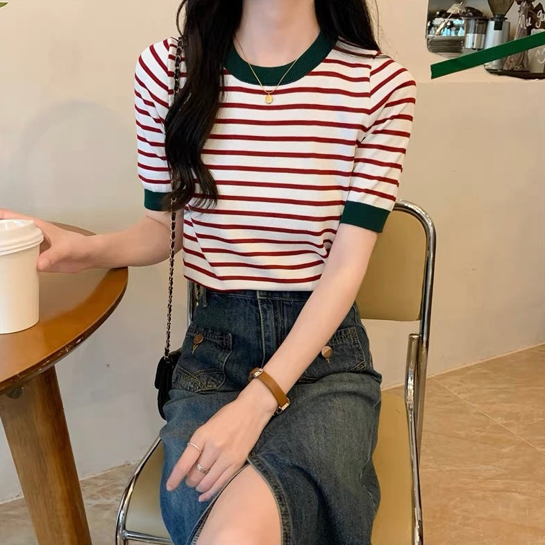 Color Contrasted Stripe Knitted Top