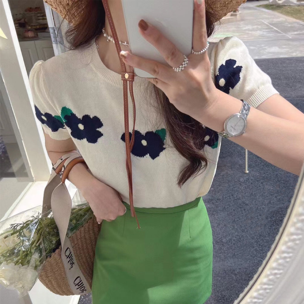 Floral Pattern Simple Knitted Top