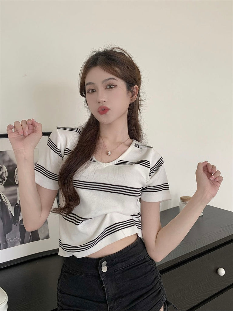 V-neck Stripe Classic Knitted Top