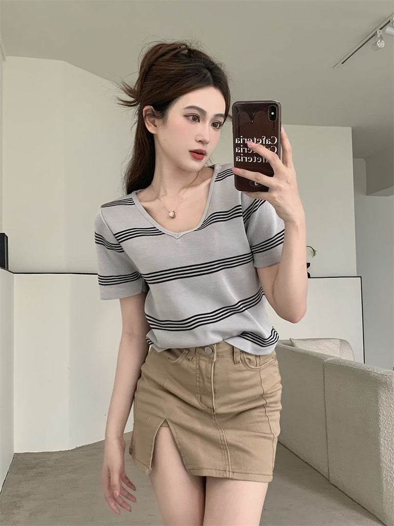 V-neck Stripe Classic Knitted Top