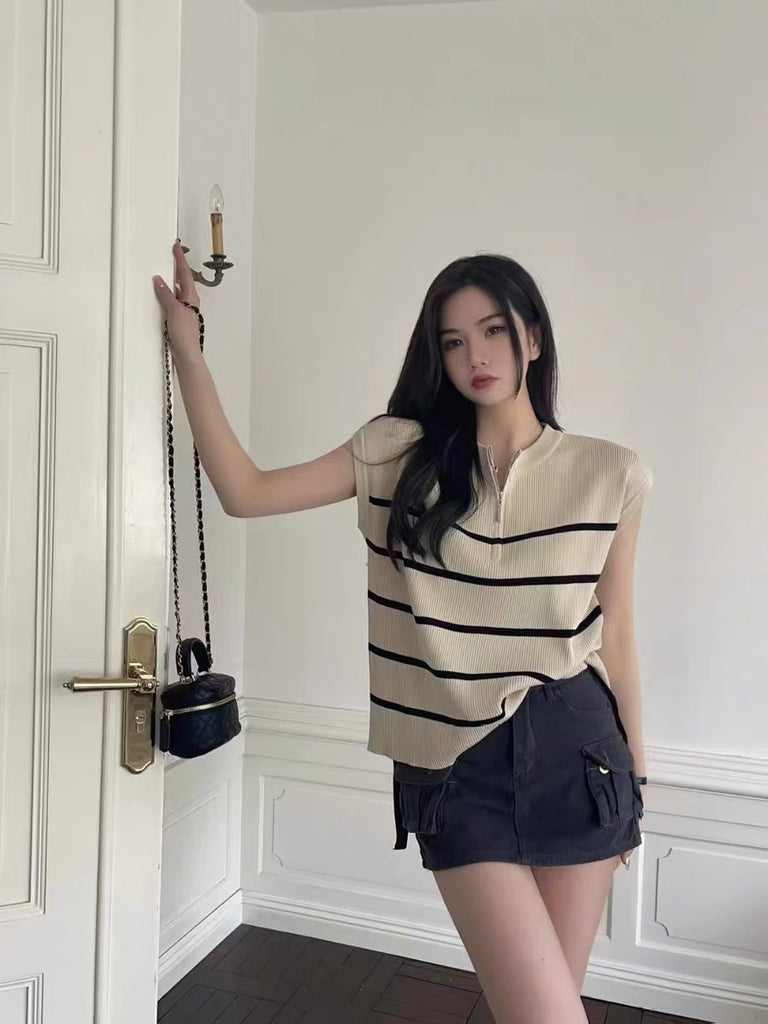 Front Zipper Stripe Knitted Top