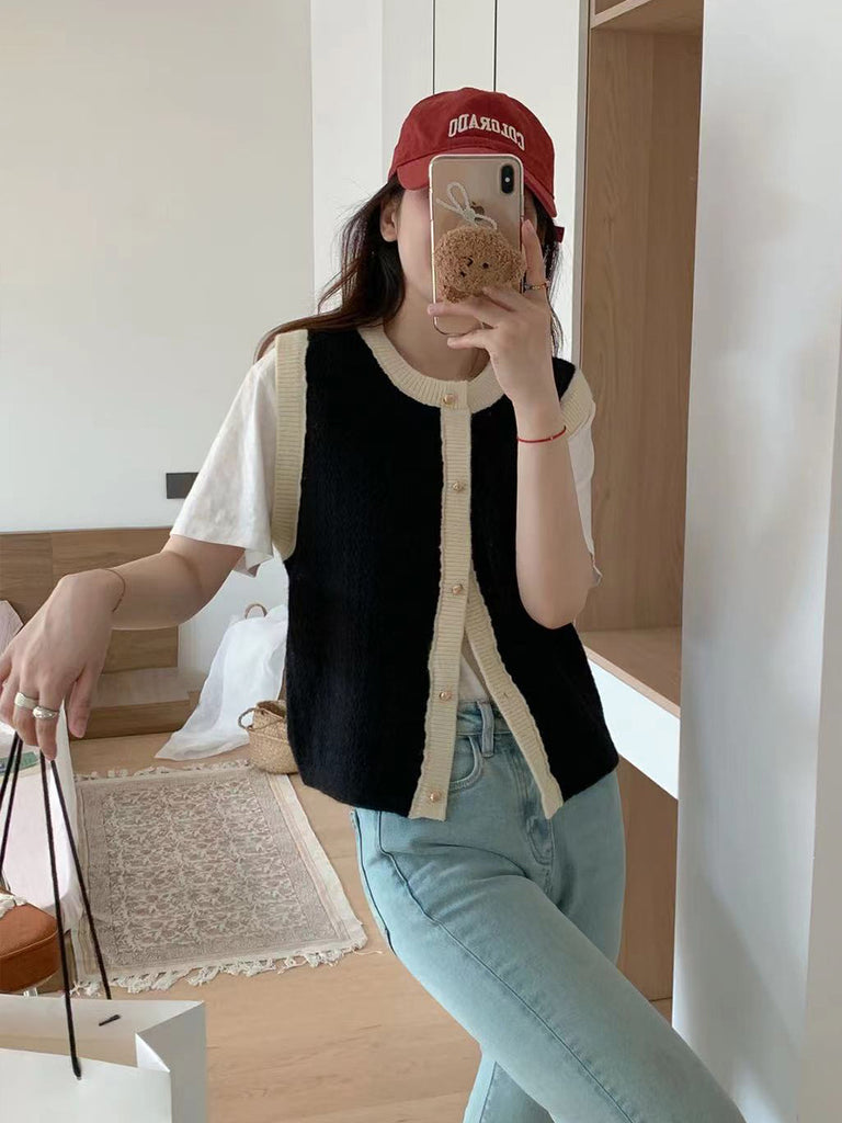 Button Down Color Contrasted Knitted Vest Top