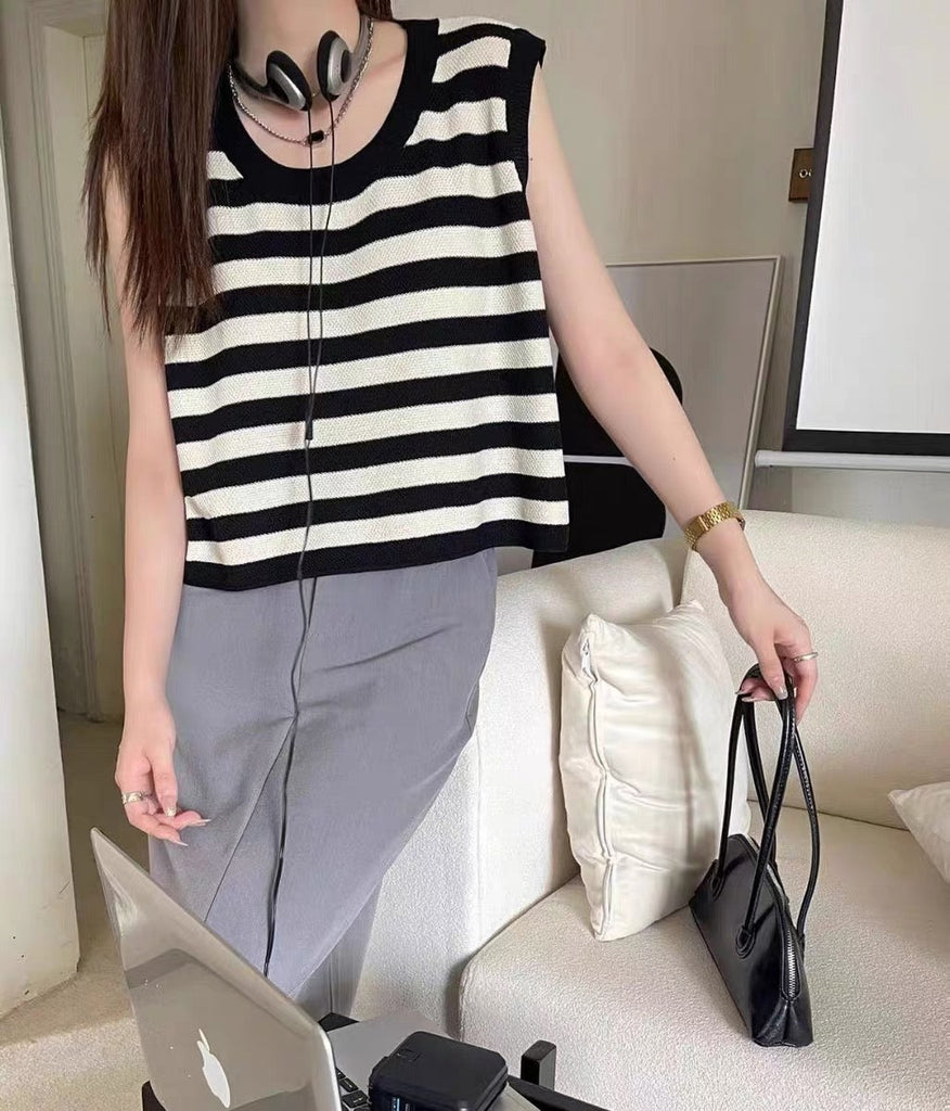 Sleeveless Knitted Stripe Oversize Top